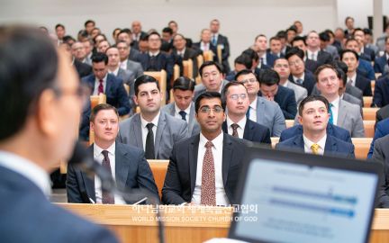 미국 NY 뉴윈저 하나님의 교회에서 열린 목회자 교육