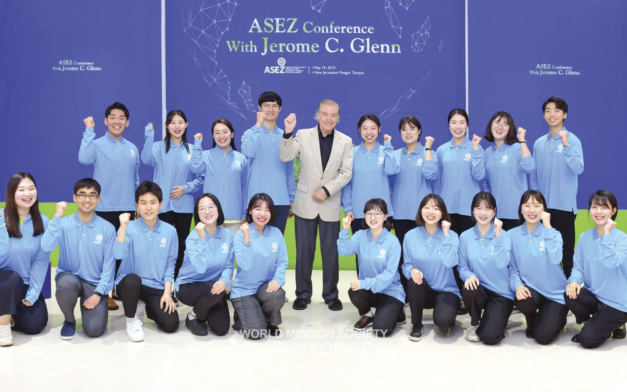 Jerome Glenn, CEO of the Millennium Project, and ASEZ members, have a meeting at the New Jerusalem Pangyo Temple in May 2019.