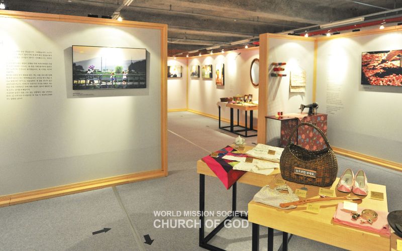 파일:우리 어머니전 전시장.jpg