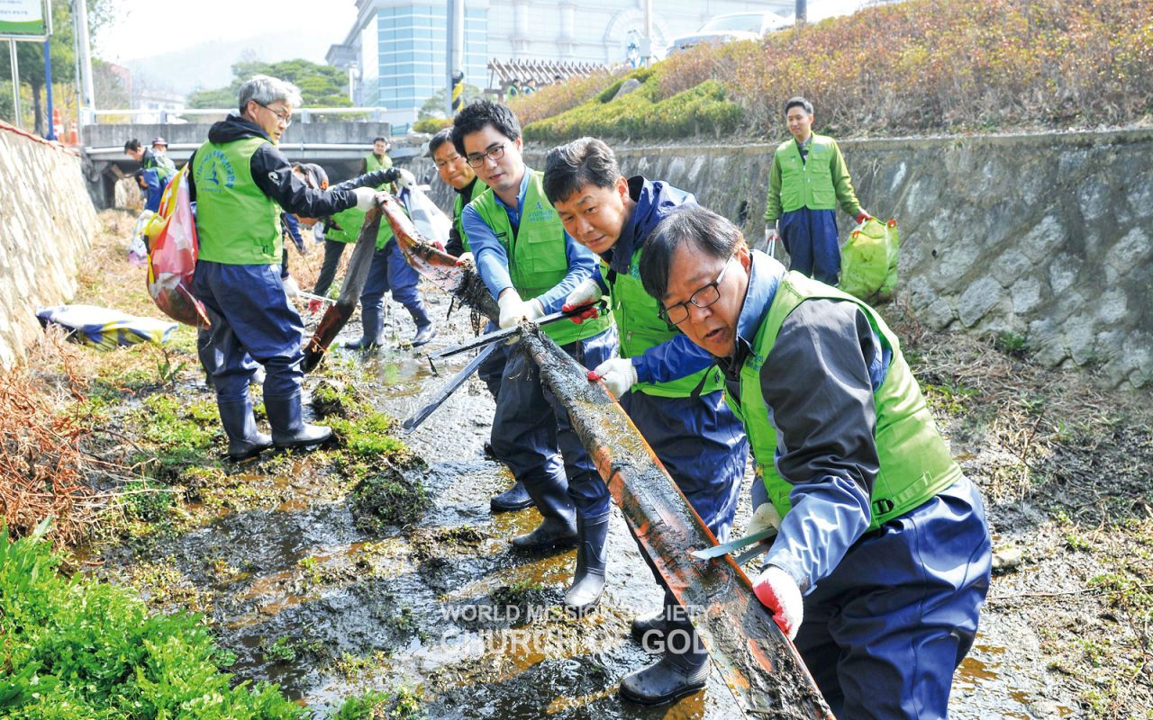 The 2,753rd Worldwide Environmental Cleanup held in Imae-dong, Bundang-gu, Korea