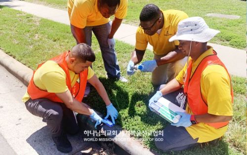 타이볼라 센터 대로 쓰레기 무단 투기 금지 스티커 부착