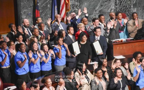 애틀랜타시의회에서 선언문을 수여받는 하나님의 교회 성도들