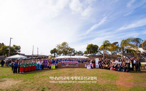 CA 에스콘디도 하나님의 교회-취약계층에 통조림 식품 기증
