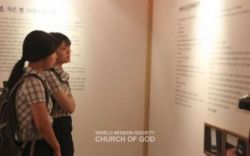 어머니전 학생 관람.jpg