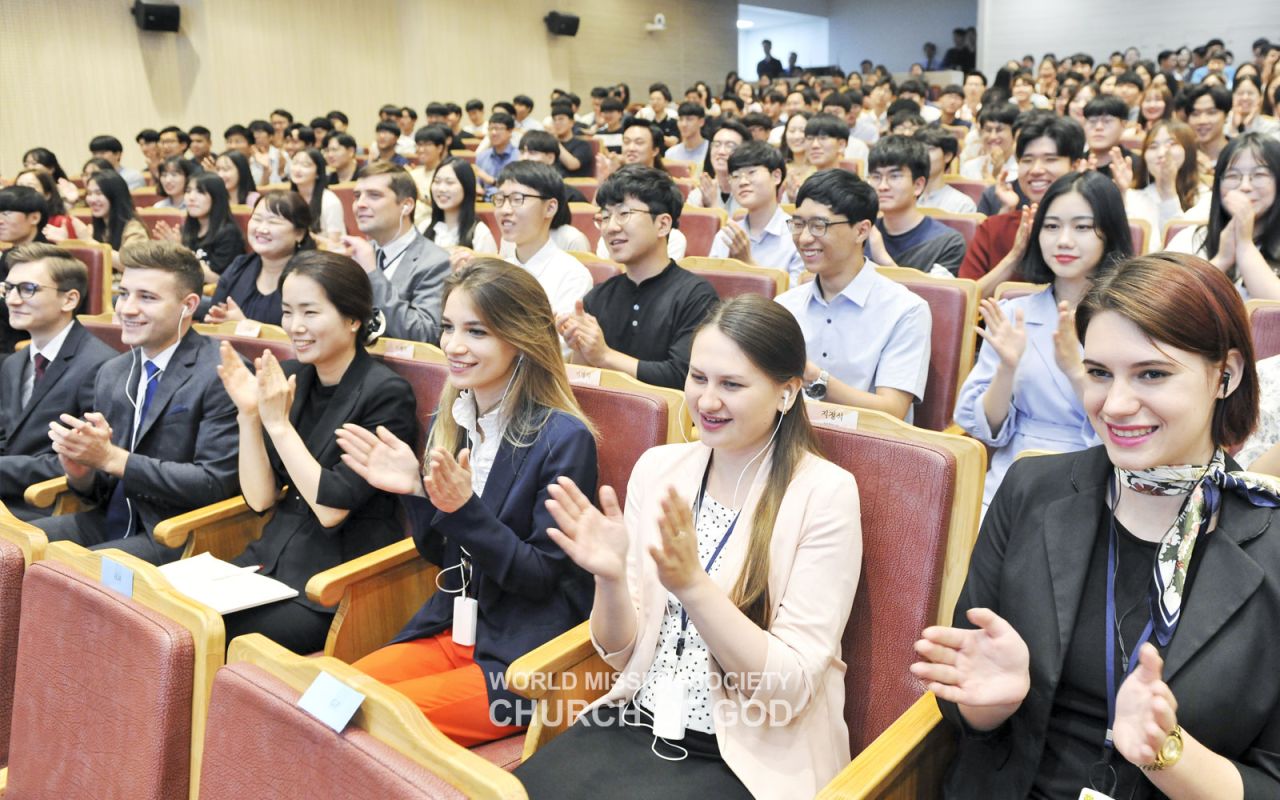 University students from all over the world attended the 2nd ASEZ Meeting With Jerome Glenn.