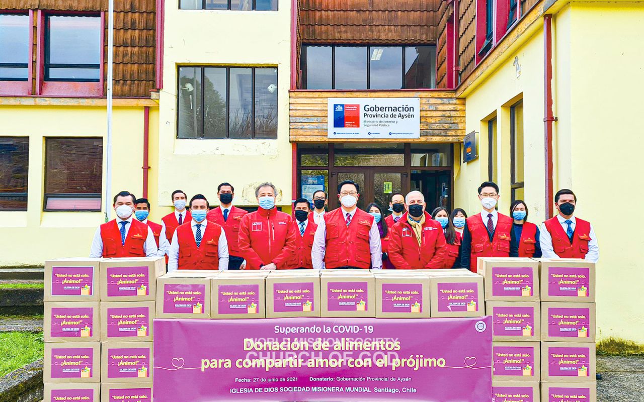 Sharing Love With Neighbors Through Food Donation at Aysén County Office