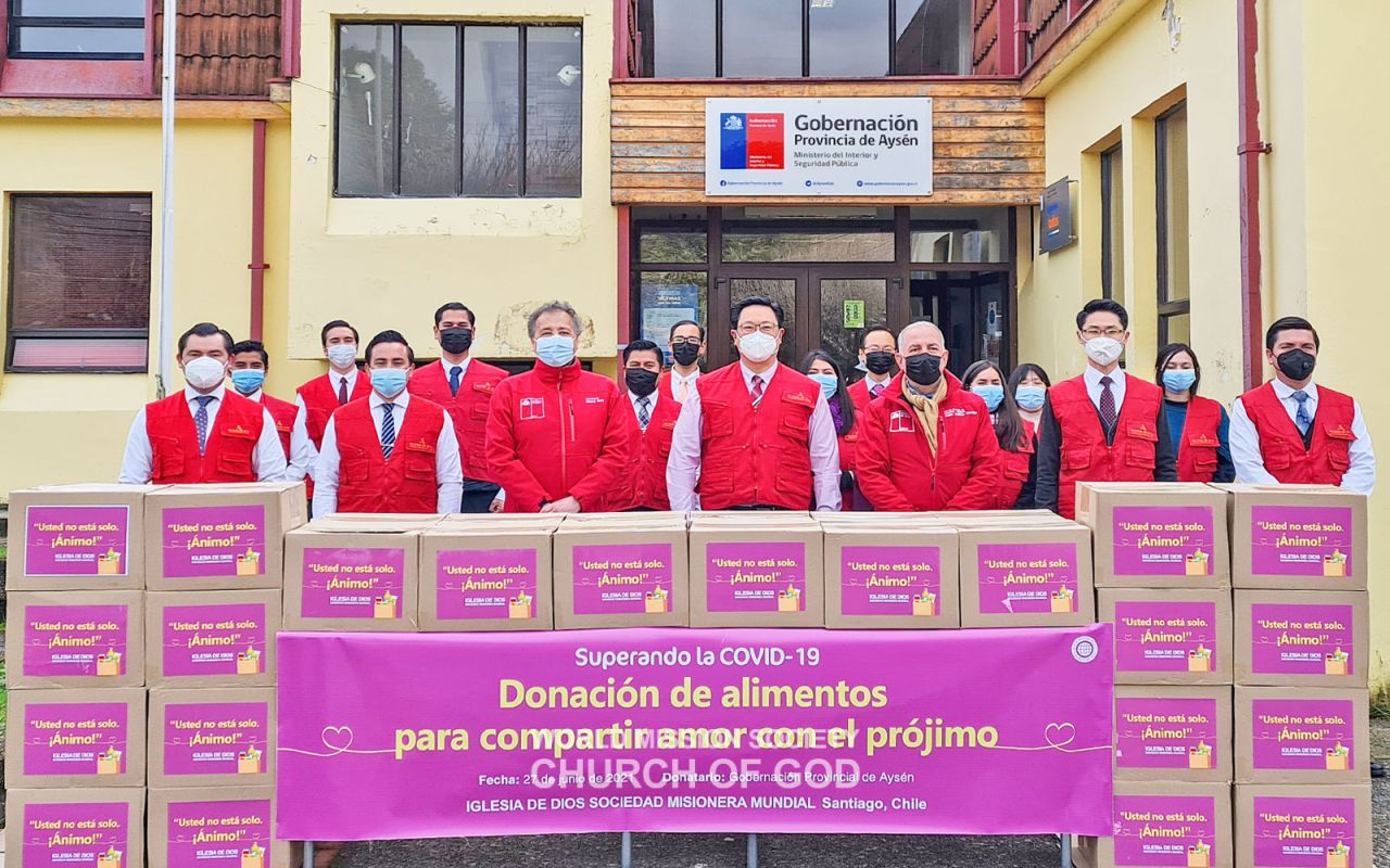 Donation of groceries to vulnerable groups affected by COVID-19 in Aysen and Coyhaique, Chile, in 2020