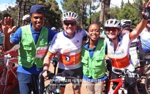 남아프리카공화국 케이프타운권 하나님의 교회-사이클투어 서포터즈.jpg