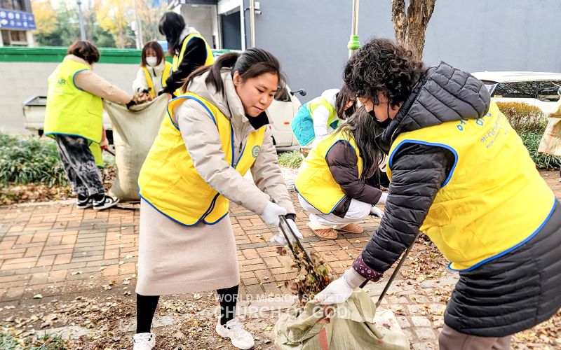 파일:수원세류 전 세계 제7610차 지구환경정화운동 세류공원 20231119.jpeg