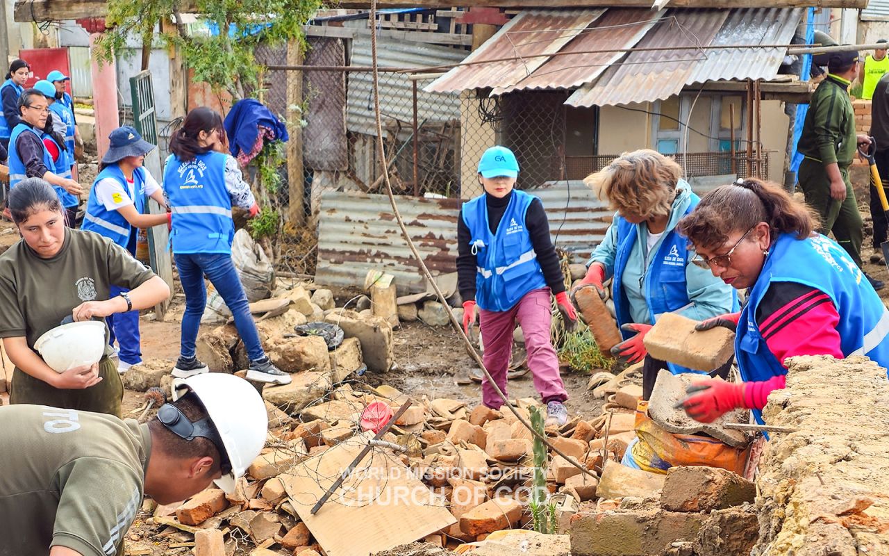 우앙카요 칠카 지역 수해복구에 나선 성도들