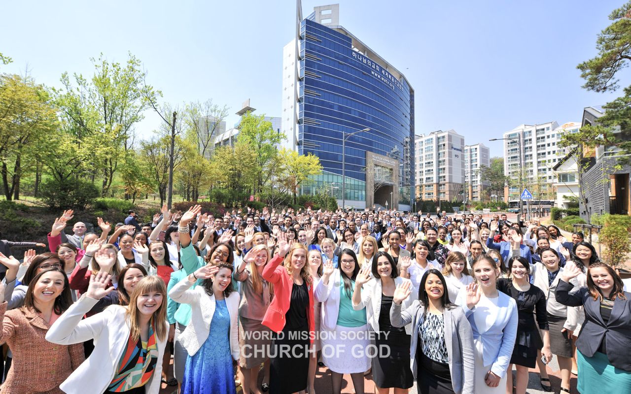 An overseas visiting group visits the New Jerusalem Pangyo Temple.