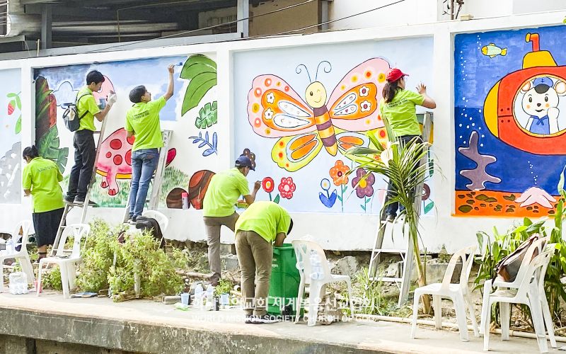 파일:ASEZ WAO 태국 방콕 벽화그리기.jpg