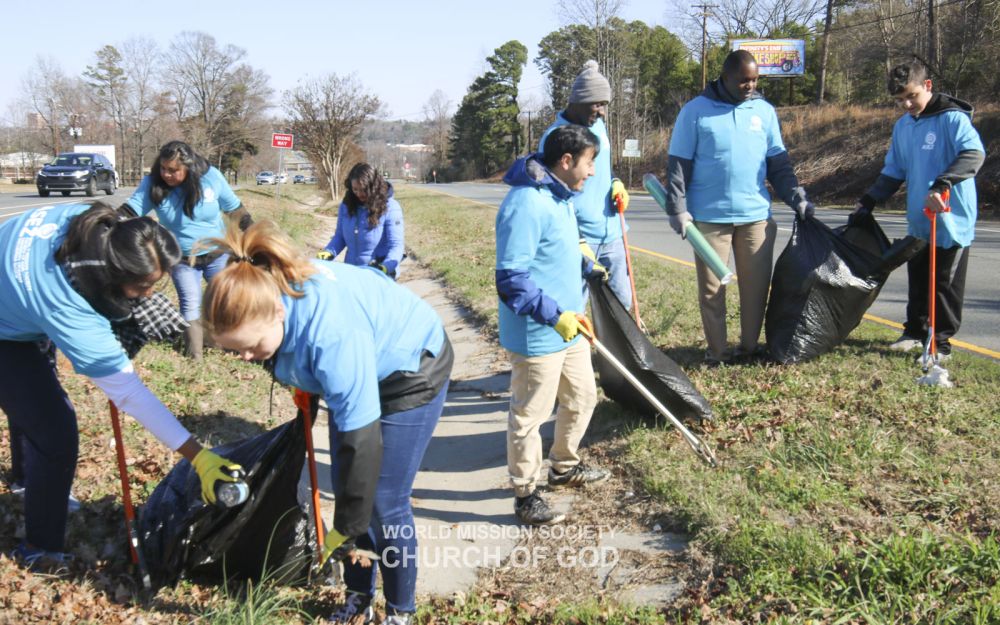 Environmental cleanup on University City Street