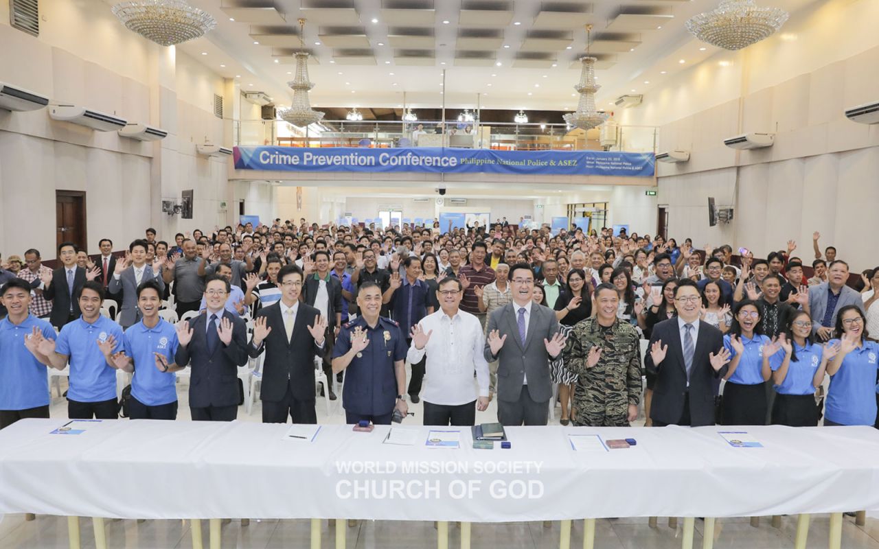 ASEZ introduces the “Reduce Crime Together” project at the Philippine National Police Headquarters.