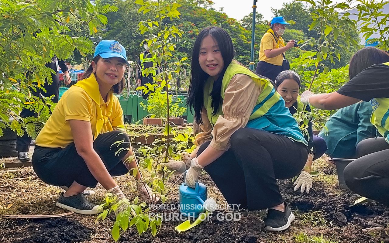 전 세계 제7368차 지구환경정화운동(솜뎃 사란랏 마니롬 공원)