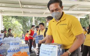 필리핀 케손시티 외 하나님의 교회-화산폭발 이재민 구호물품 지원.jpg