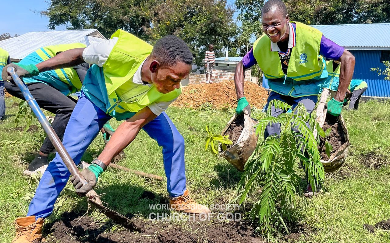 “Mother’s Forest” project by ASEZ WAO: tree planting at Homa Bay Police Station