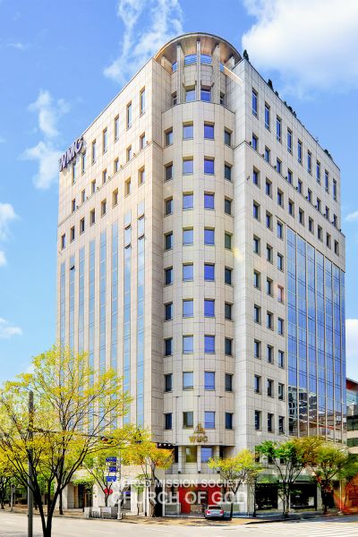 File:하나님의교회 총회 업무빌딩.jpg