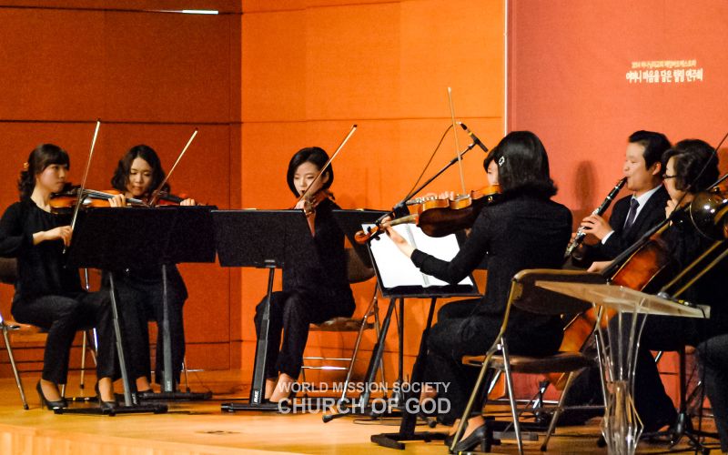 파일:어머니마음을담은힐링연주회 체임버-부산수영.jpg