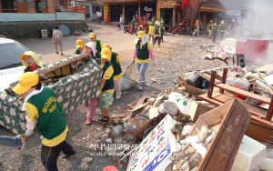 하나님의 교회 경남남부연합회-태풍 매미 수해복구.jpg